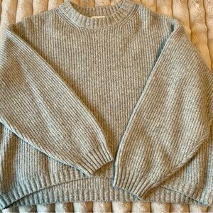 H&M Light Gray Ribbed Crew Neck Sweater